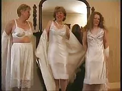 Salió de debajo de sus español xxx bragas y han corrido en la boca